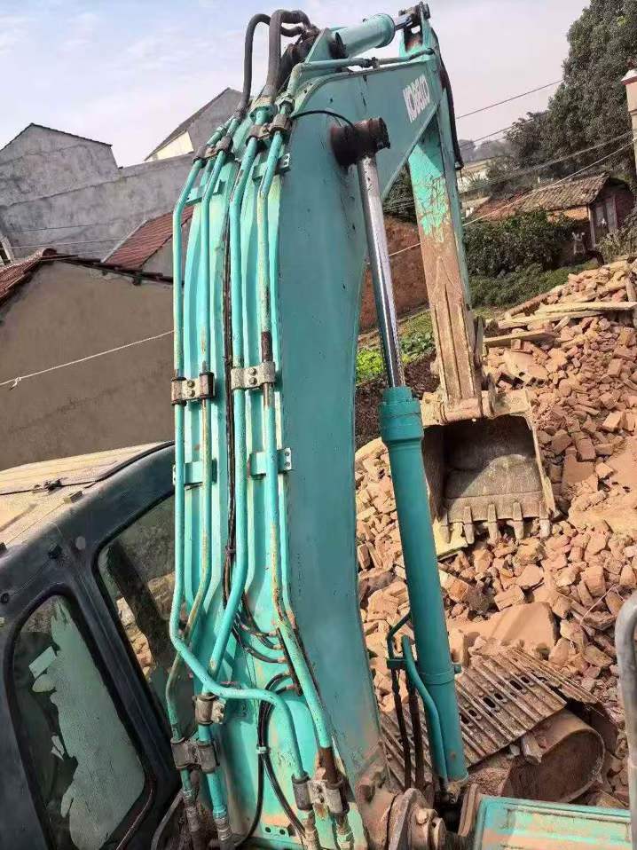 Used Kobelco SK200 Excavator 2016 Model / 4