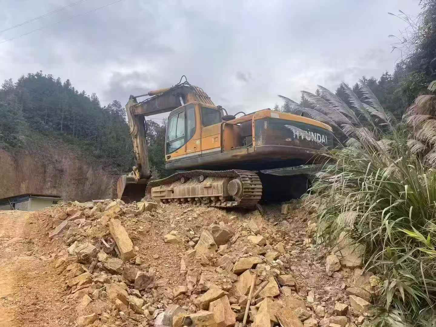 Used Hyundai R305LC-9T Excavator 2016 Model