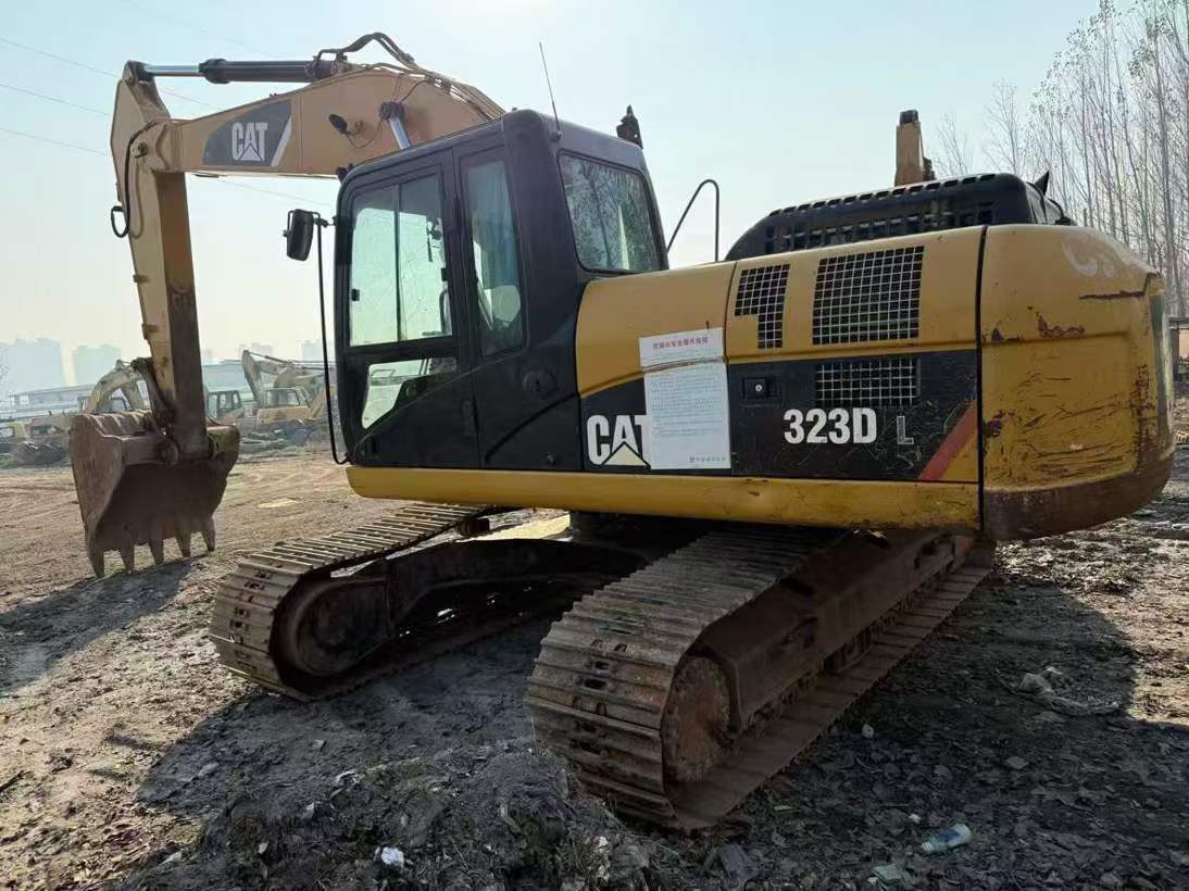 Used Caterpillar 323 Excavator 2012 Model / 6