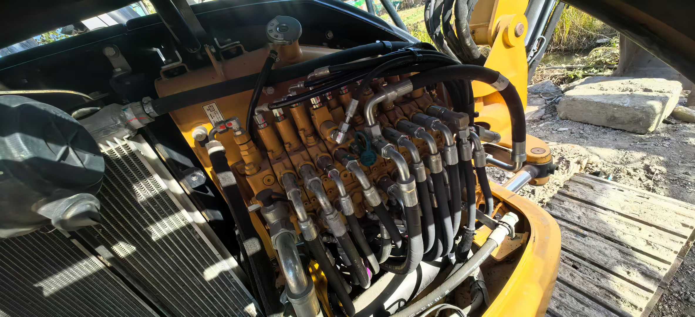 Used Caterpillar 305ECR Excavator 2016 Model / 5