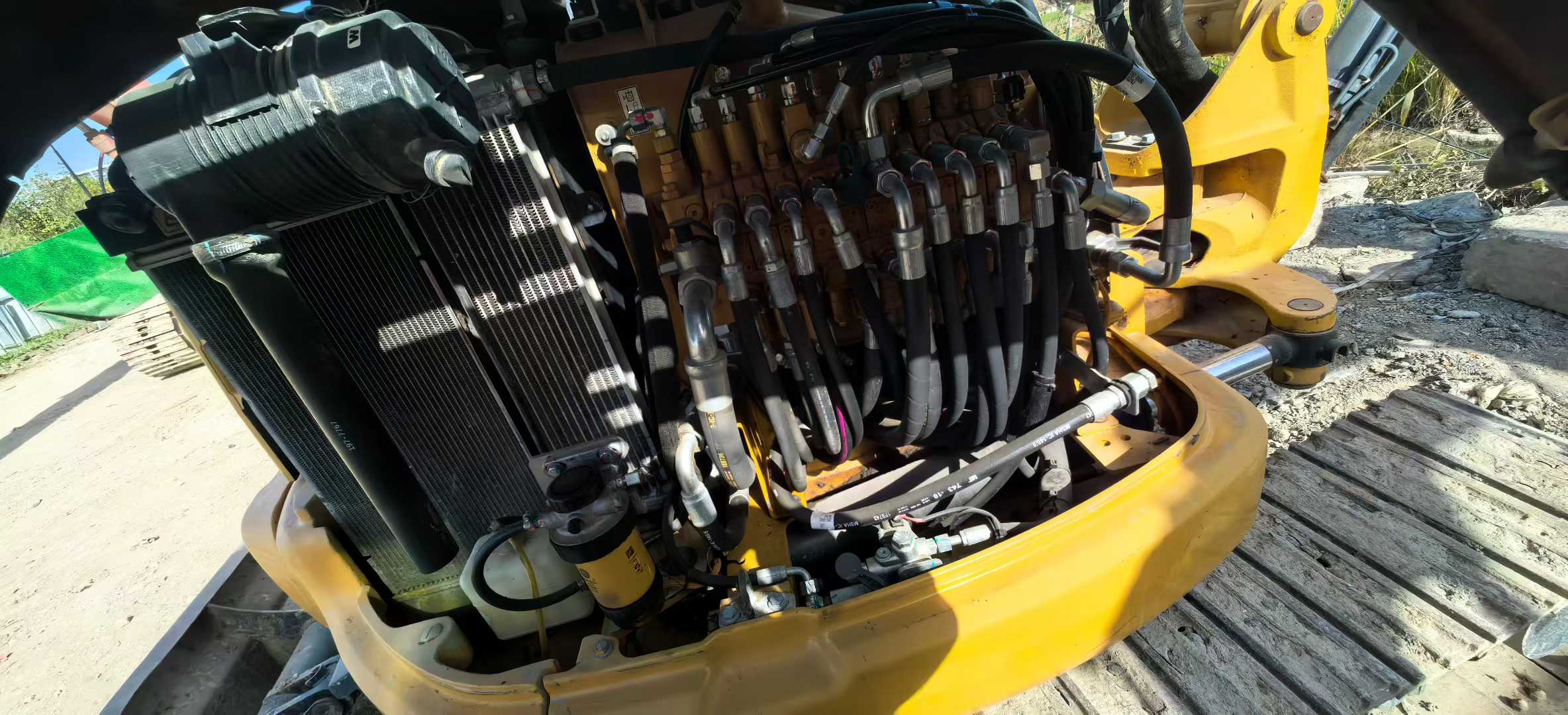 Used Caterpillar 305ECR Excavator 2016 Model / 4