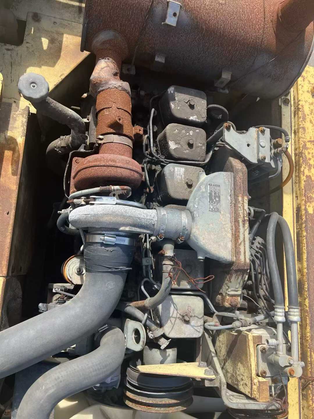 Used Komatsu PC220-6 Excavator 2016 Model / 3