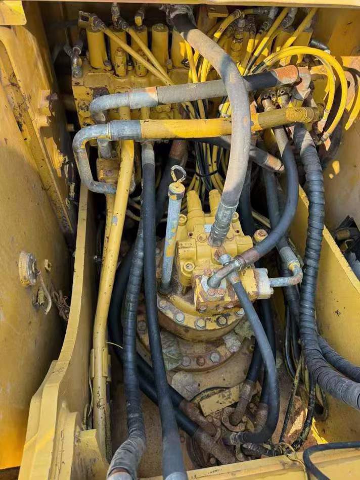 Used Caterpillar 323 Excavator 2012 Model / 3