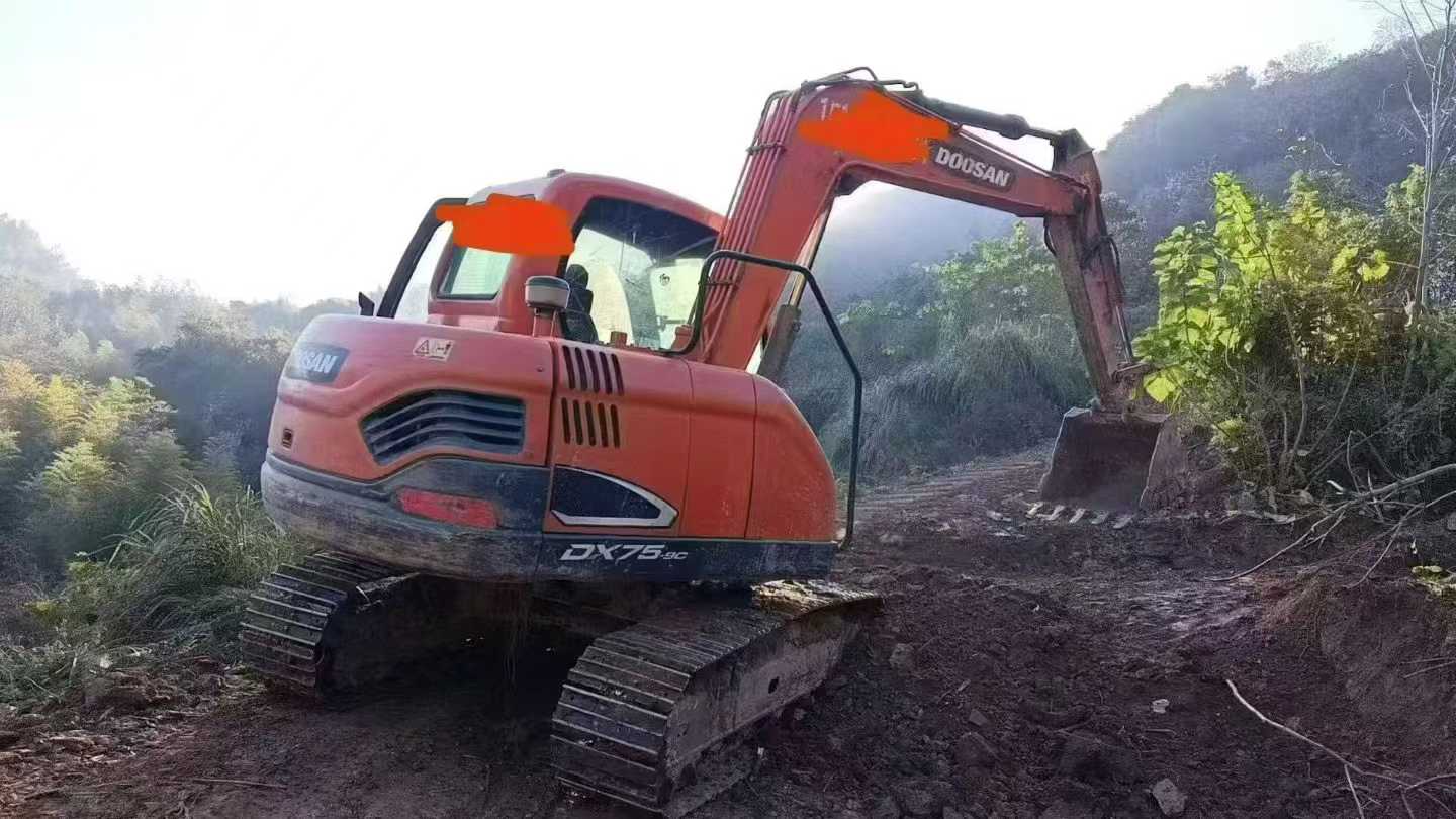 Used Doosan DX75 Excavator 2017 Model / 2