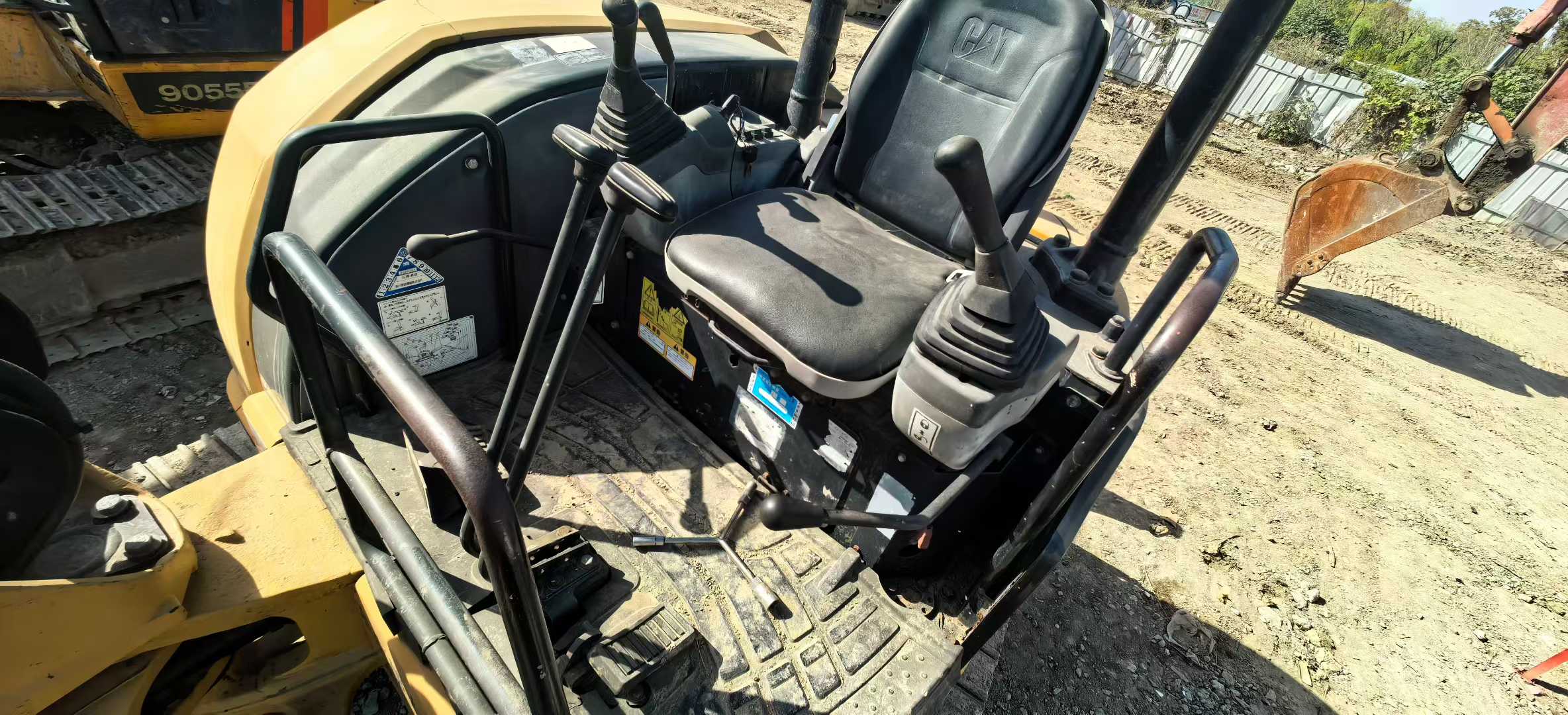 Used Caterpillar 305ECR Excavator 2016 Model / 7