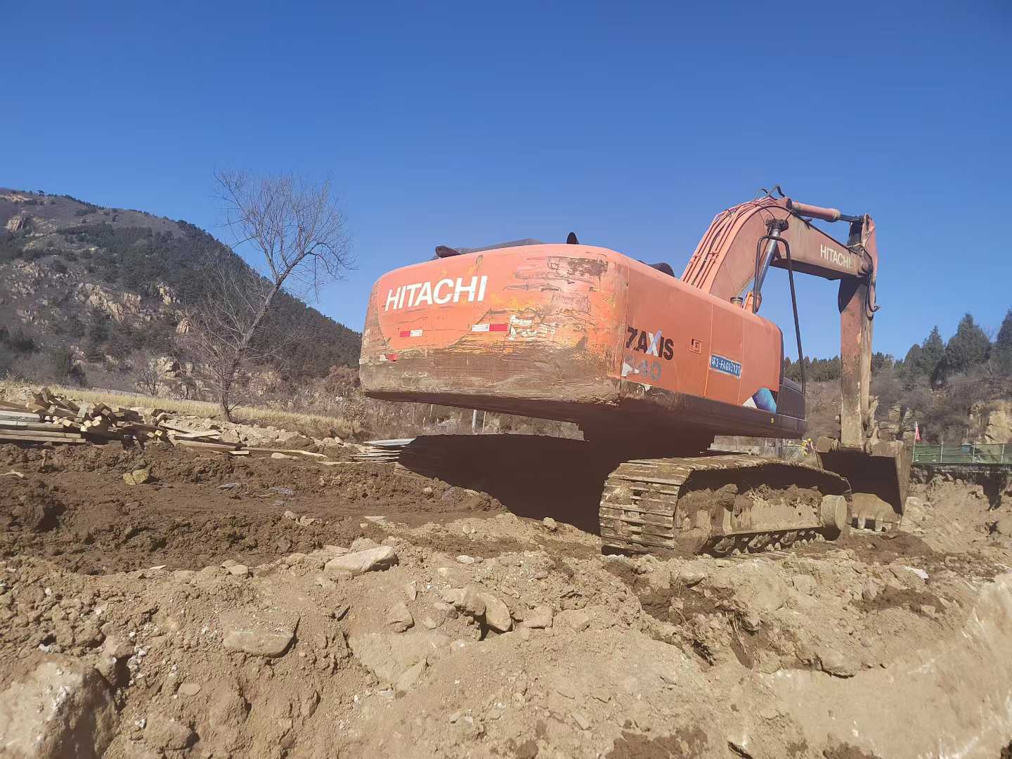 Used Hitachi ZX240-5A Excavator 2018 Model / 7