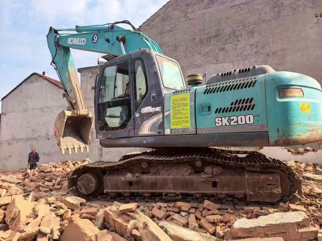 Used Kobelco SK200 Excavator 2016 Model / 2