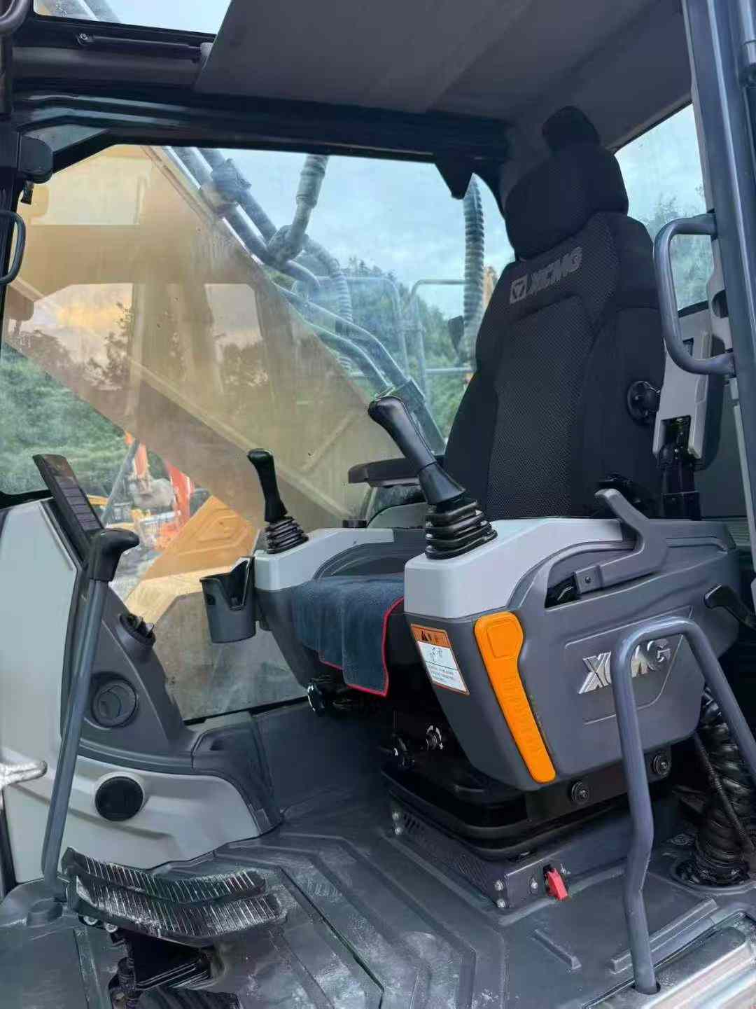 Used XCMG XE80 Excavator 2016 Model / 8