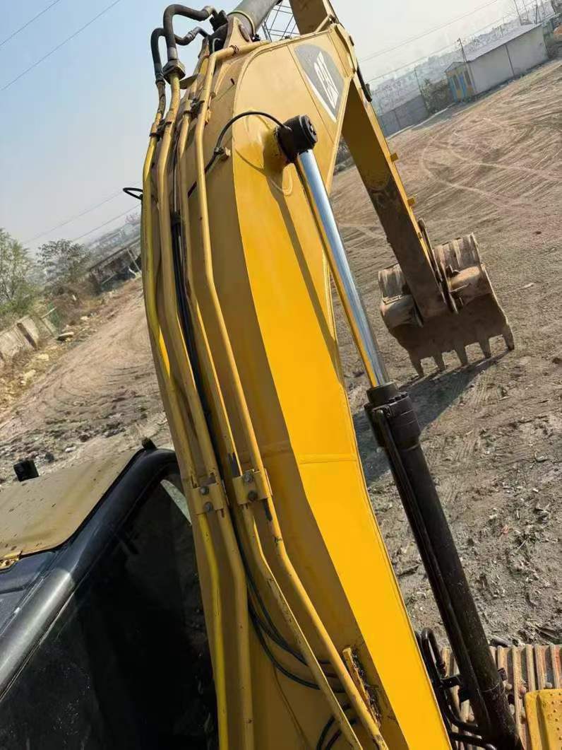 Used Caterpillar 323 Excavator 2012 Model / 8
