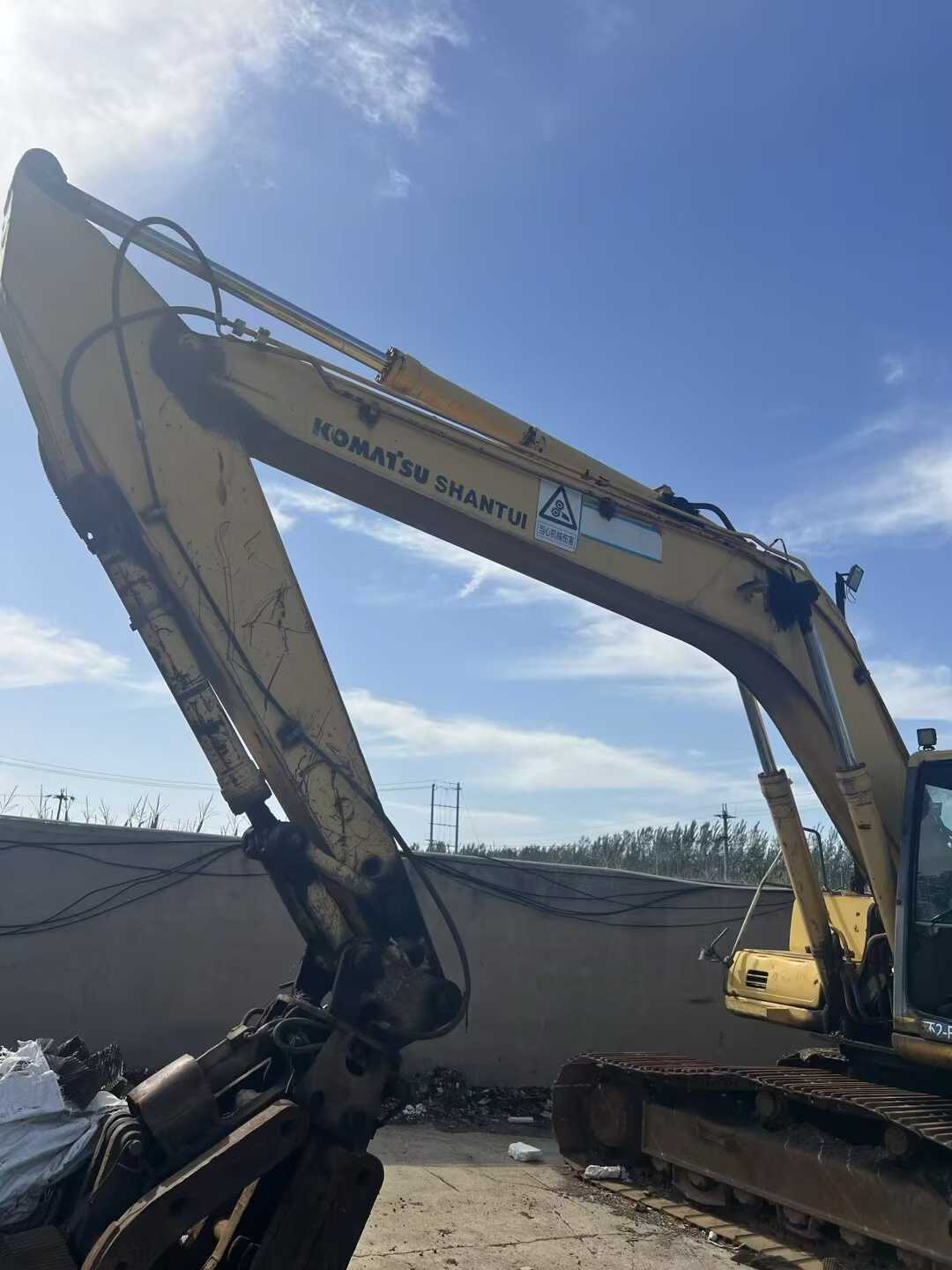 Used Komatsu PC220-6 Excavator 2016 Model