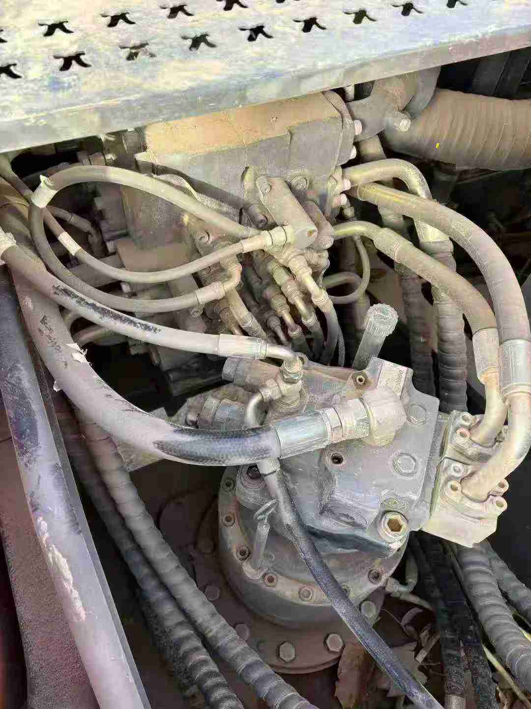 Used Doosan DH220 Excavator 2017 Model / 6