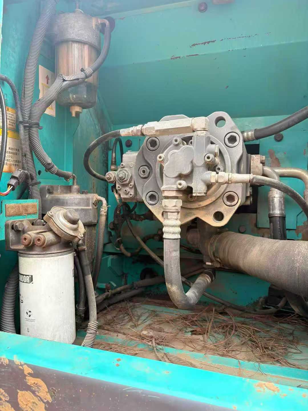 Used Kobelco SK210 Excavator 2011 Model / 6