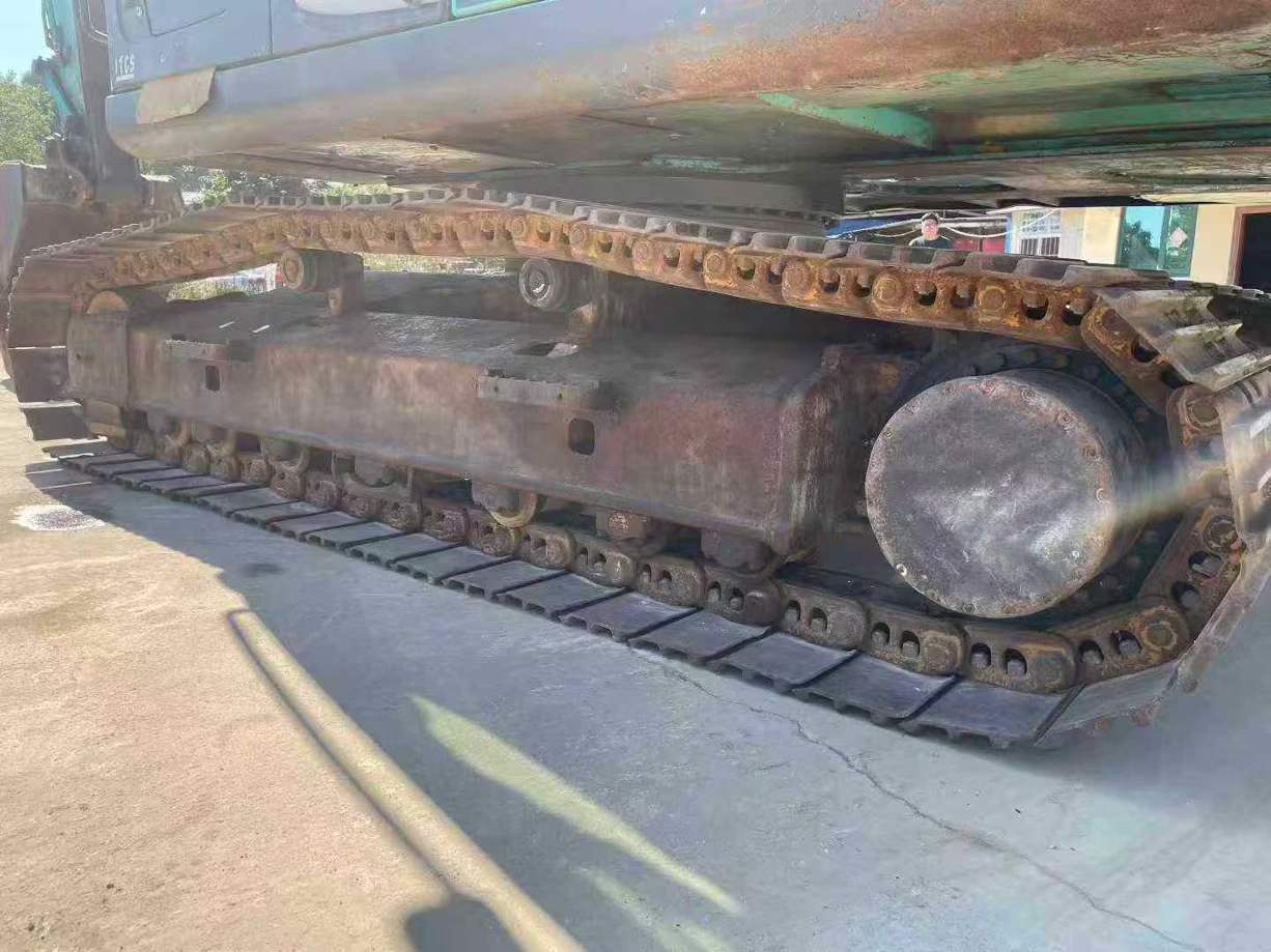 Used Kobelco SK200 Excavator 2016 Model / 9