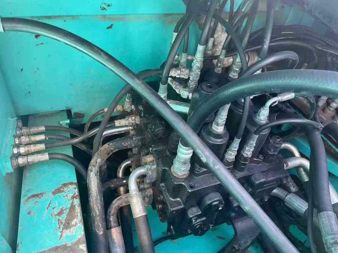 Used Kobelco SK200 Excavator 2016 Model / 4