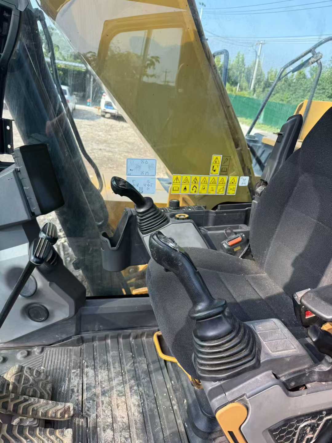 Used Caterpillar 323 Excavator 2020 Model / 4