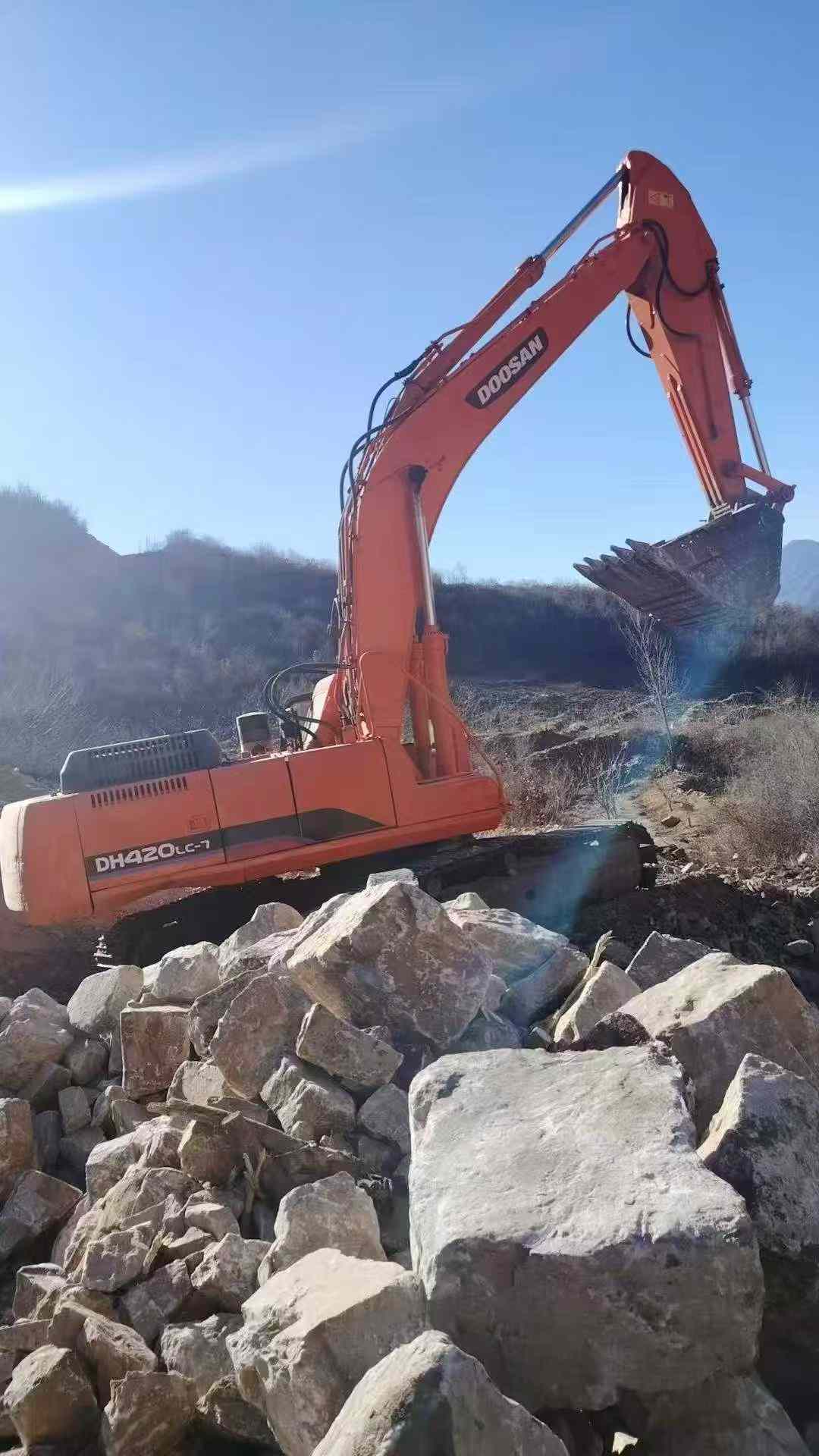 Used Doosan DL420 Excavator 2016 Model / 2
