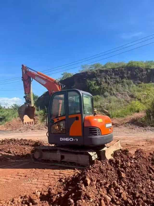 Used Doosan DX60 Excavator 2016 Model / 2