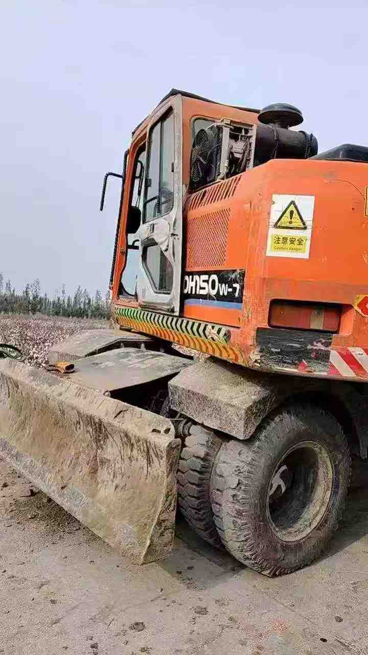 Used Doosan DX15 Excavator 2011 Model / 6