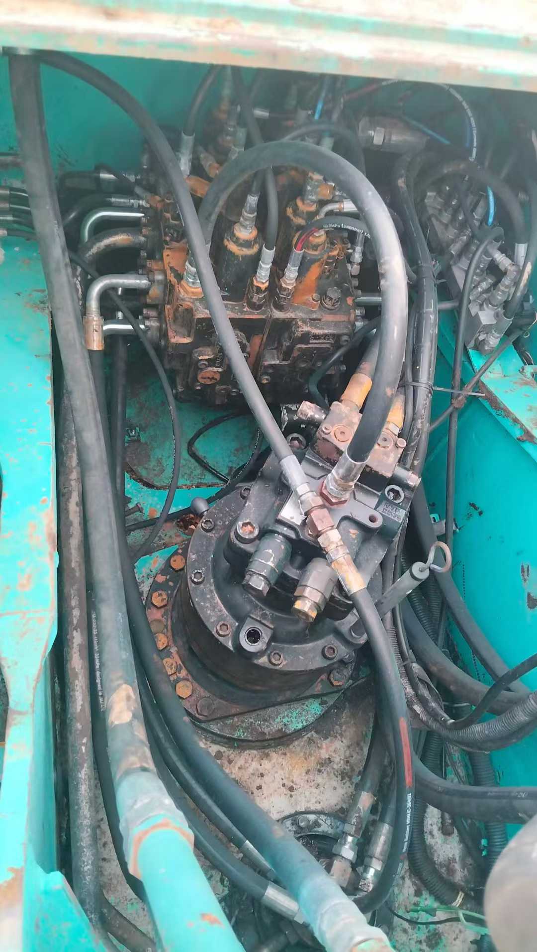 Used Kobelco SK210 Excavator 2011 Model / 4