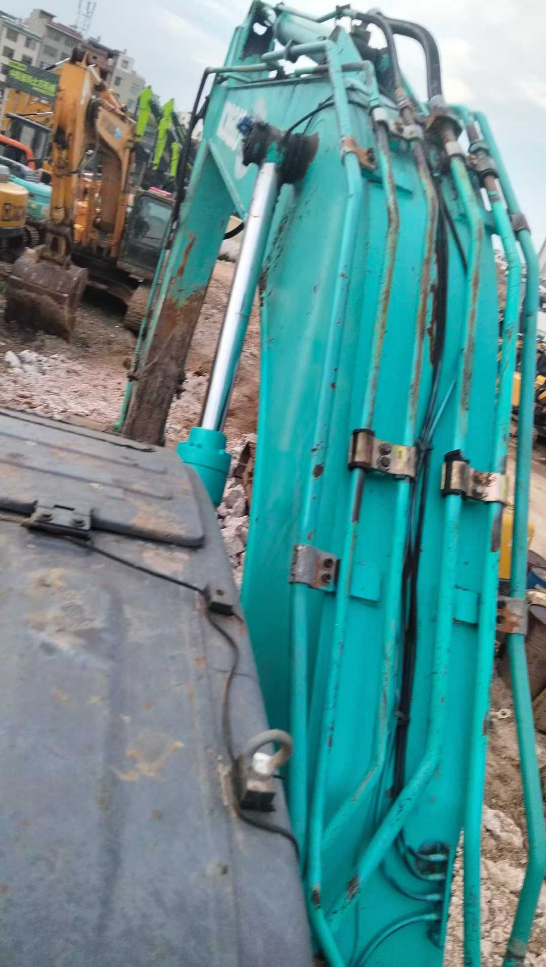 Used Kobelco SK210 Excavator 2011 Model / 5