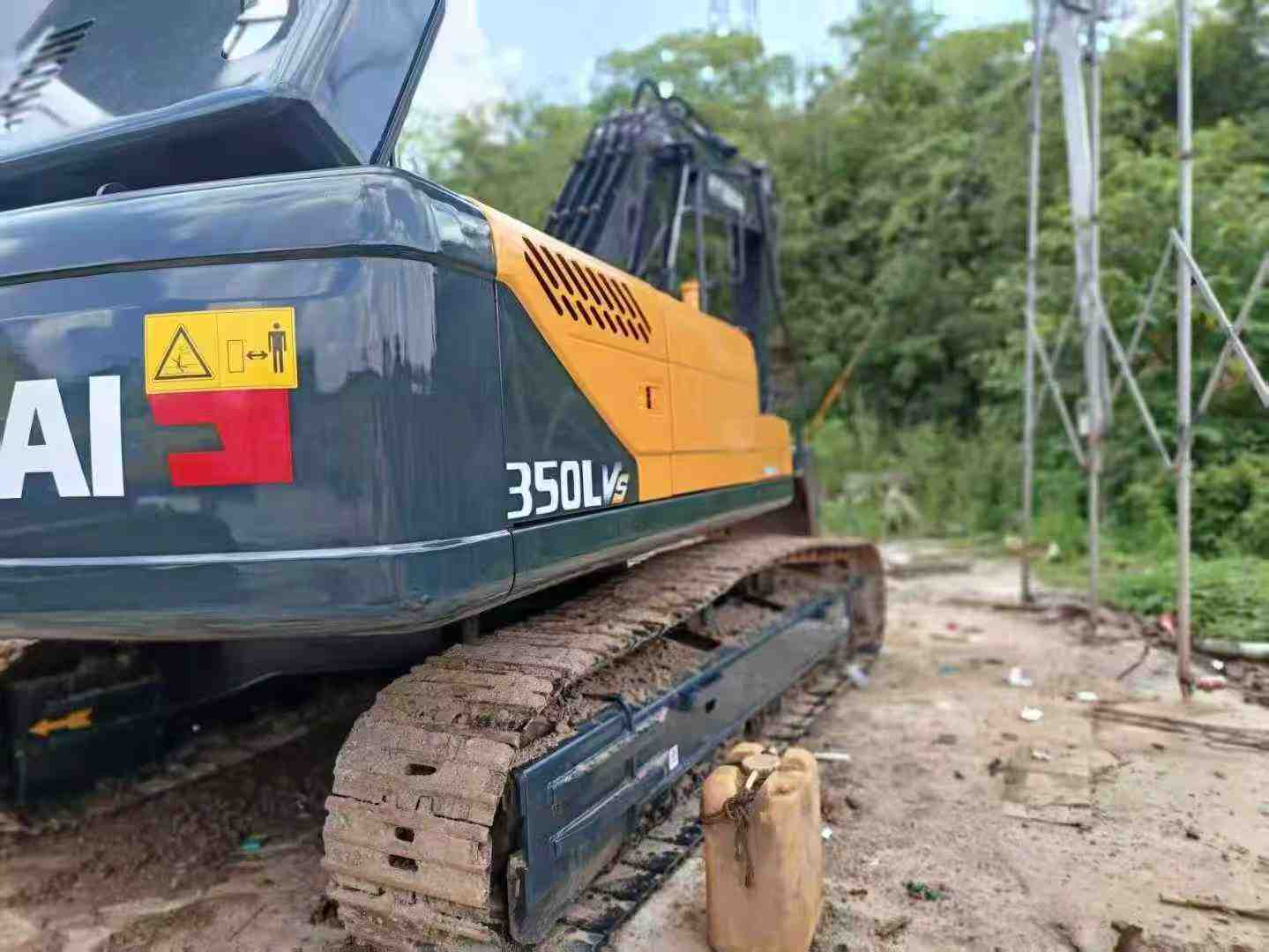 Used Hyundai 350LC-9V Excavator 2016 Model