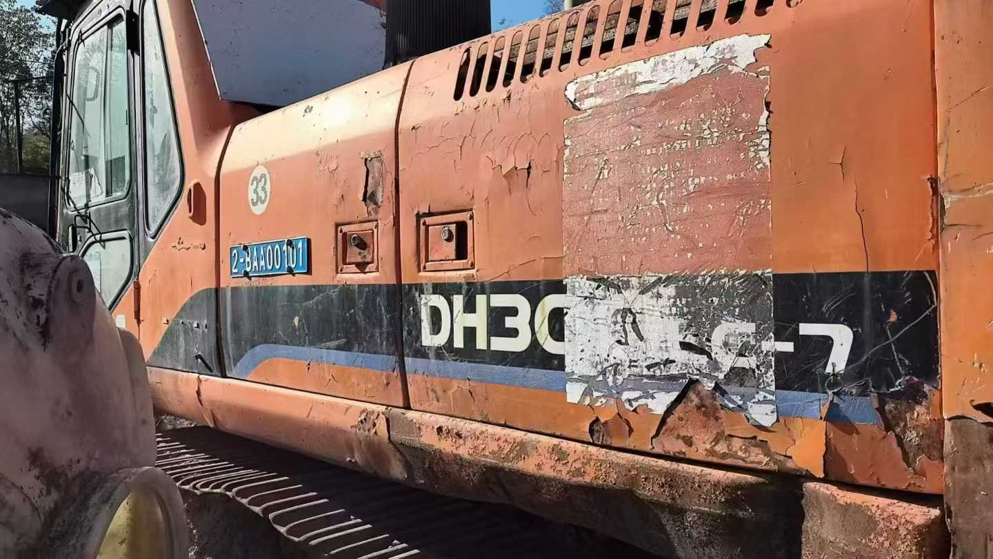 Used Doosan DL300 Excavator 2012 Model / 6