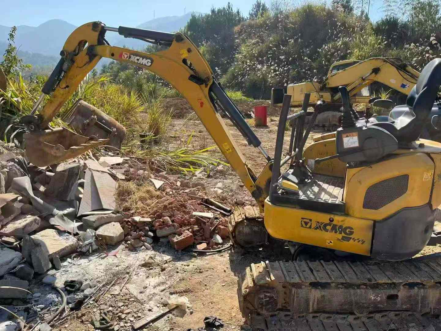 Used XCMG XE15U Excavator 2016 Model