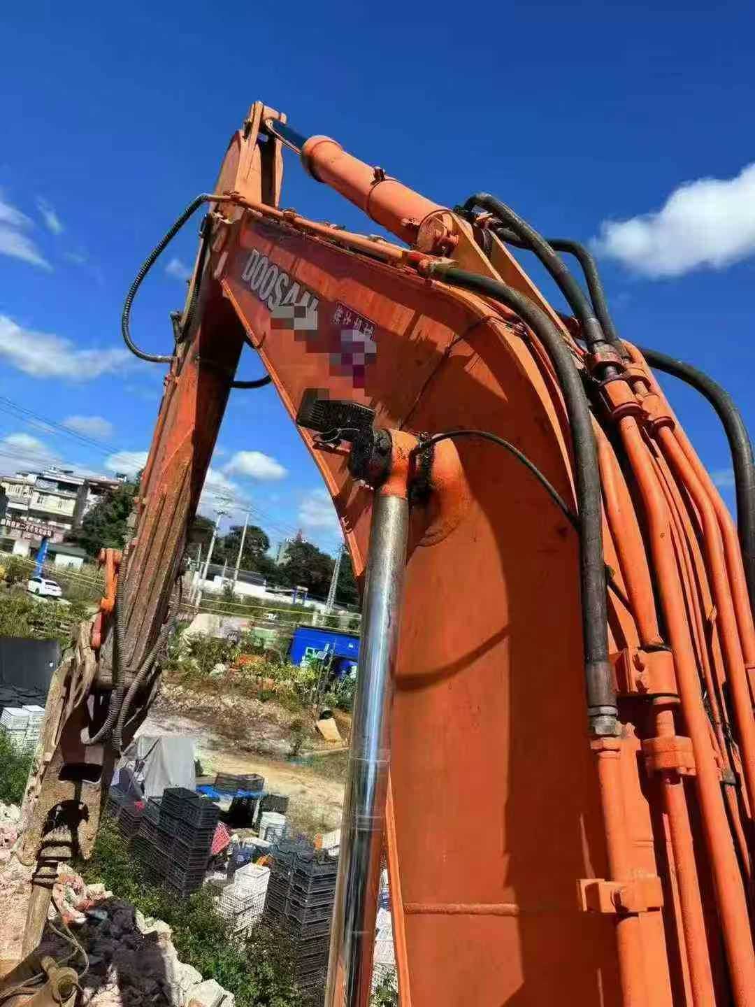 Used Doosan DH220LC-7 Excavator 2016 Model / 8