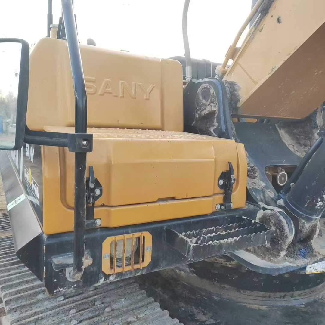 Used Sany SY245H Excavator 2016 Model / 8