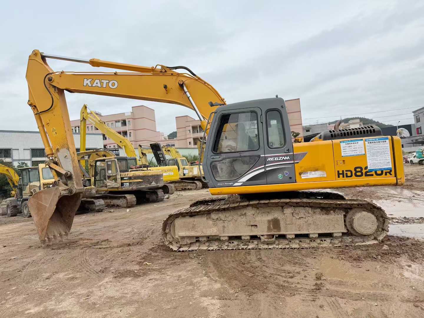 Used Kato HD820 Excavator 2016 Model / 2