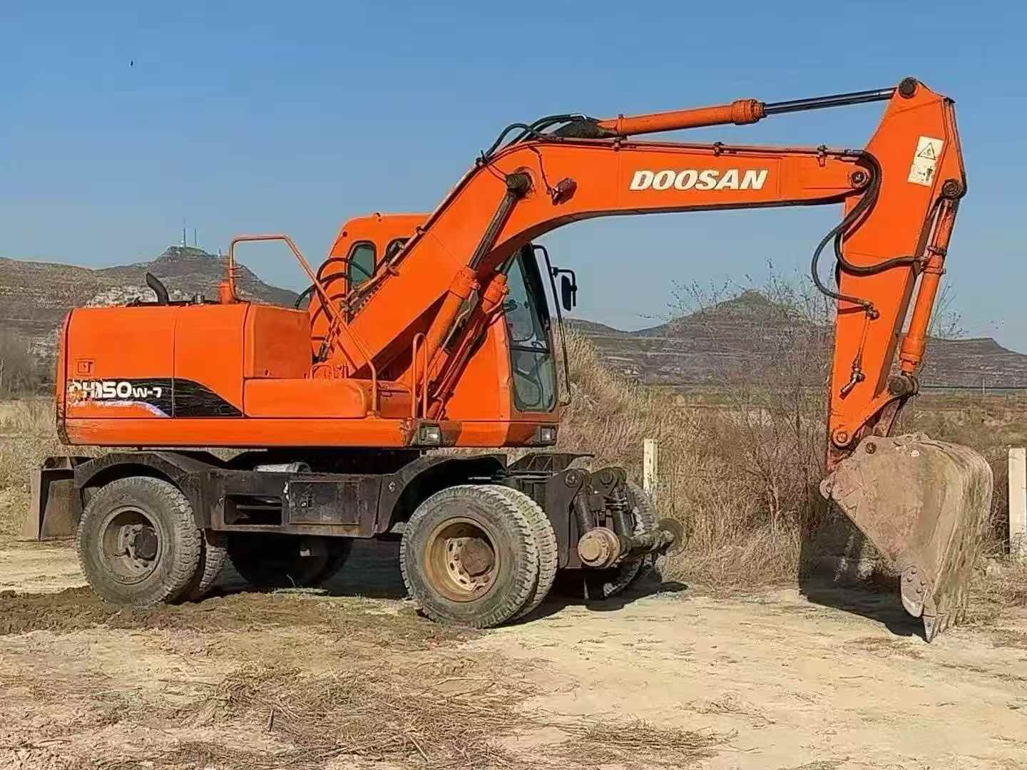 Used Doosan DX15 Excavator 2016 Model / 3