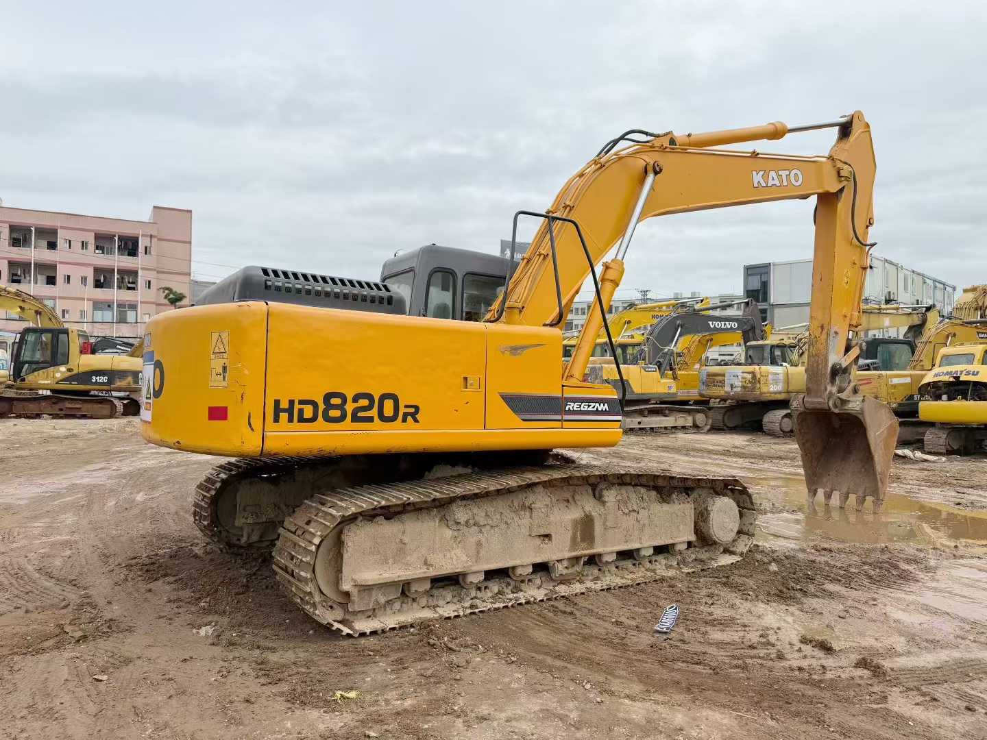 Used Kato HD820 Excavator 2016 Model