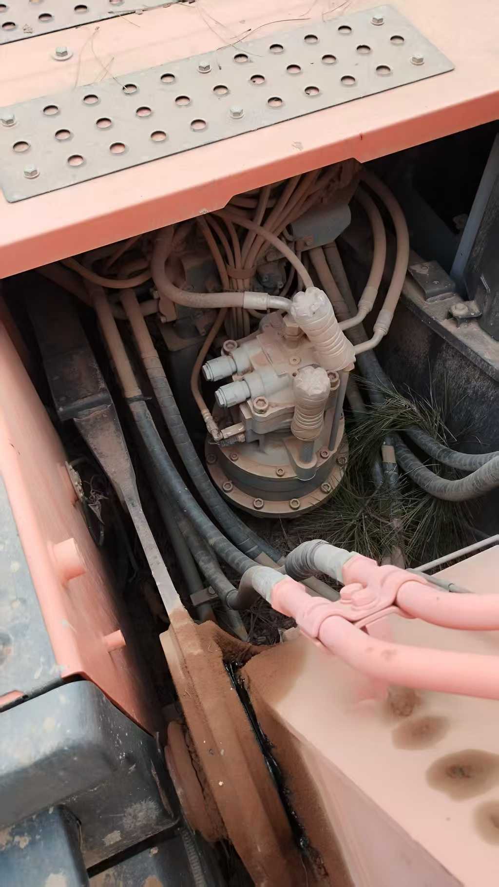 Used Hitachi ZAXIS200 Excavator 2019 Model / 3