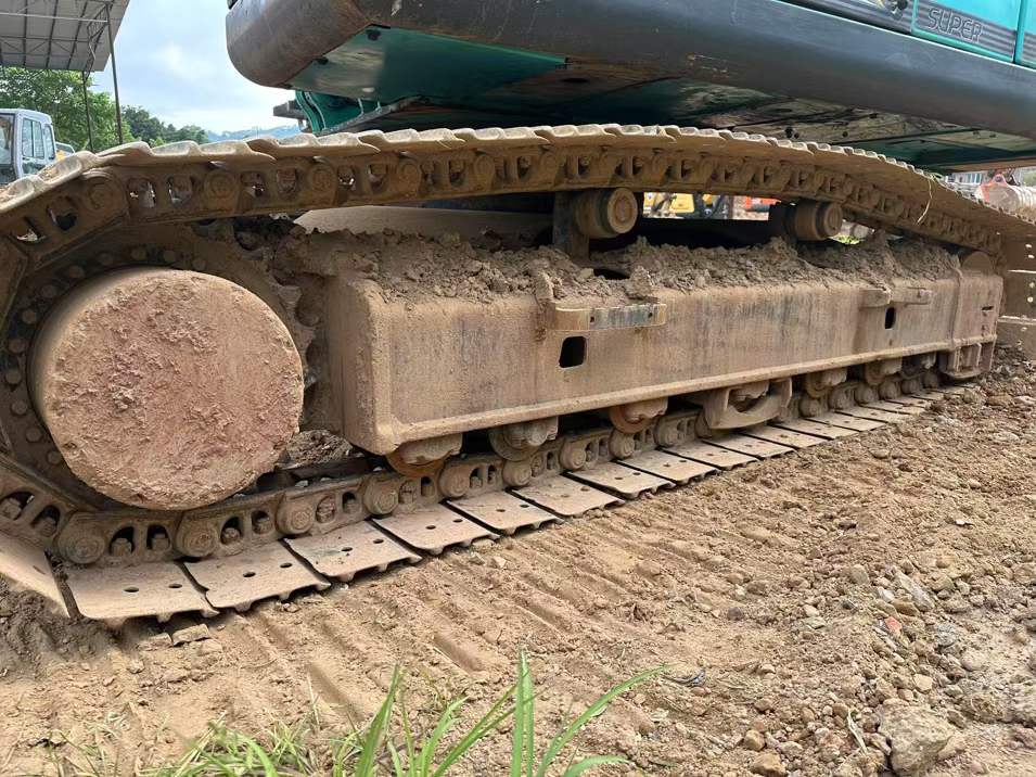 Used Kobelco SK200 Excavator 2016 Model / 8