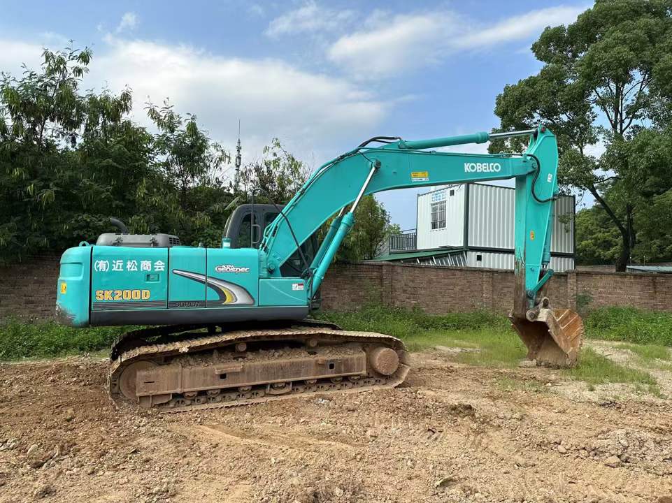 Used Kobelco SK200 Excavator 2016 Model / 2