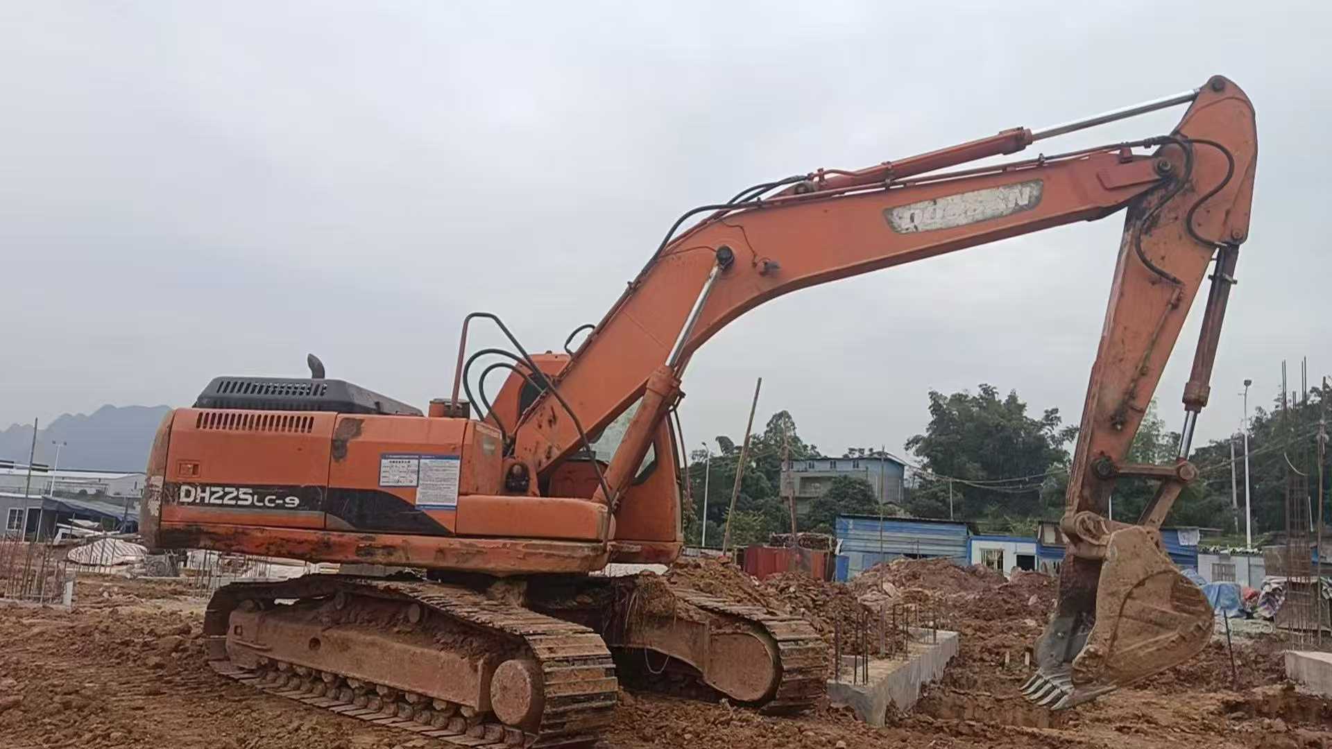 Used Doosan S225 Excavator 2016 Model / 2