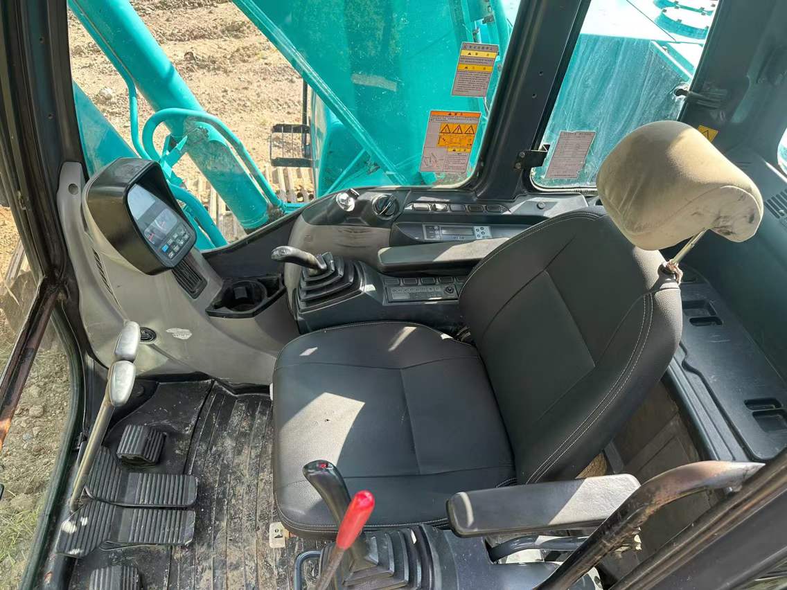 Used Kobelco SK200-YN12 Excavator 2016 Model / 9