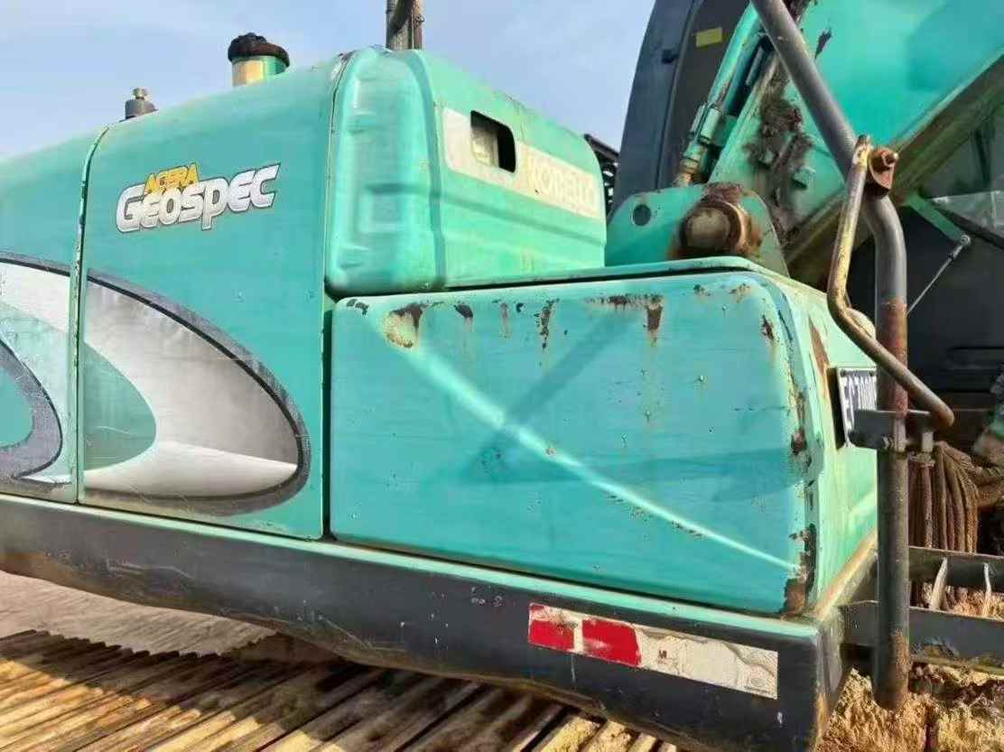 Used Kobelco SK200-11 Excavator 2016 Model / 3