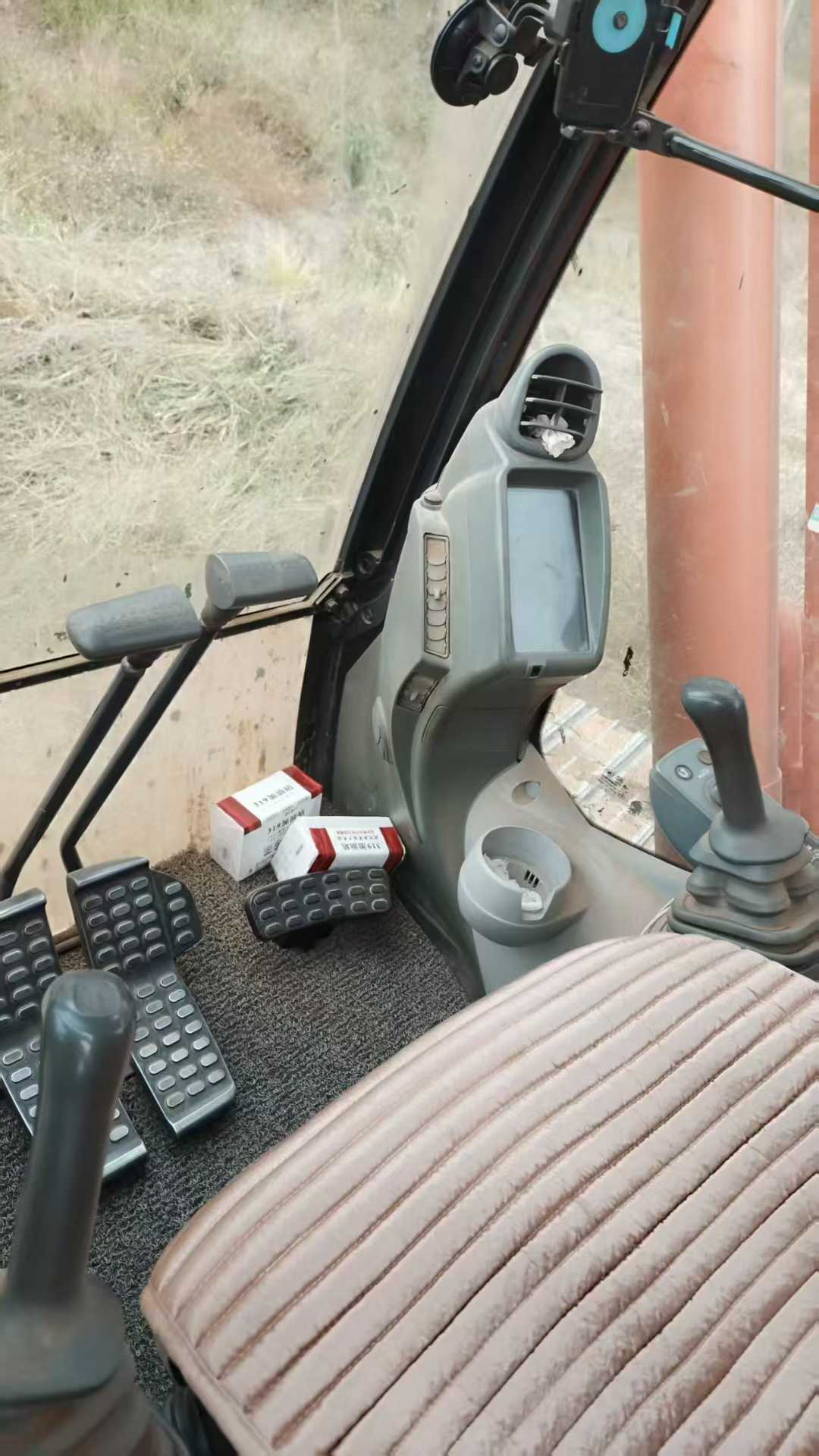 Used Hitachi ZAXIS200 Excavator 2019 Model / 4