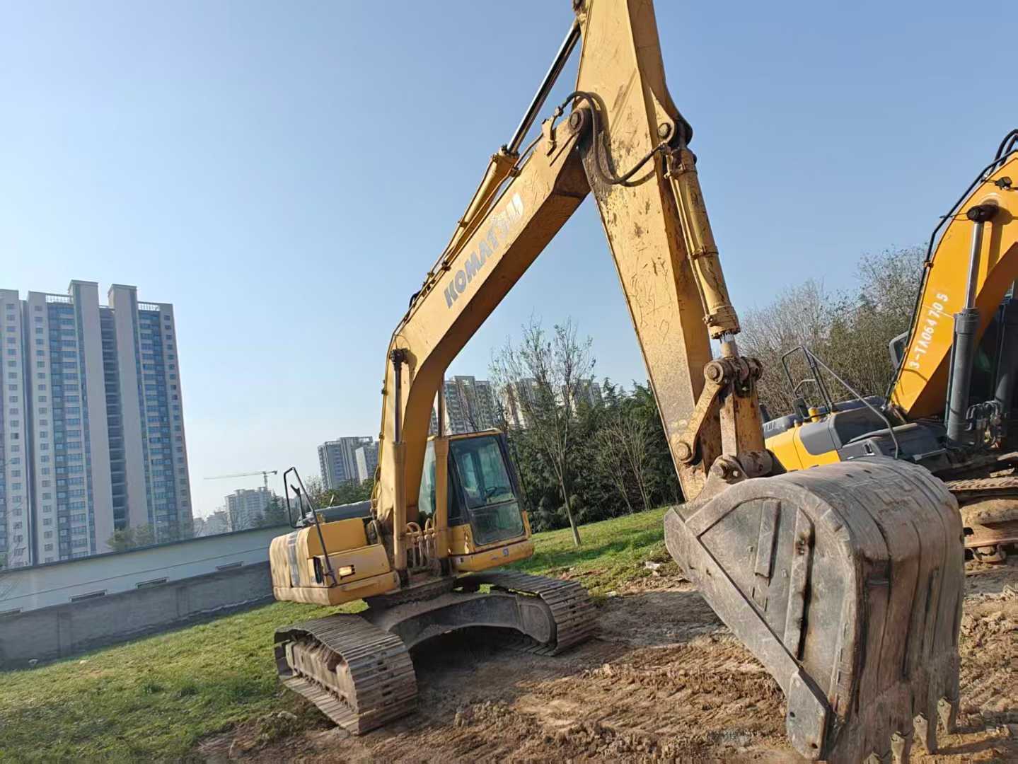 Used Komatsu PC220 Excavator 2014 Model