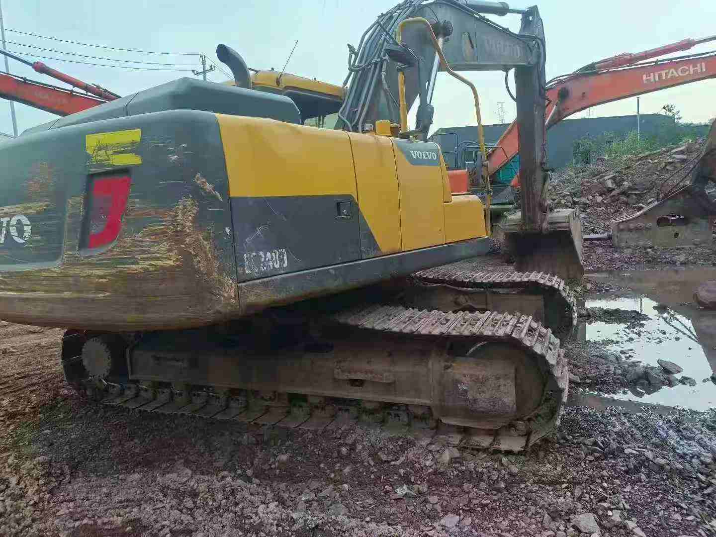 Used Volvo EC200 Excavator 2020 Model / 2