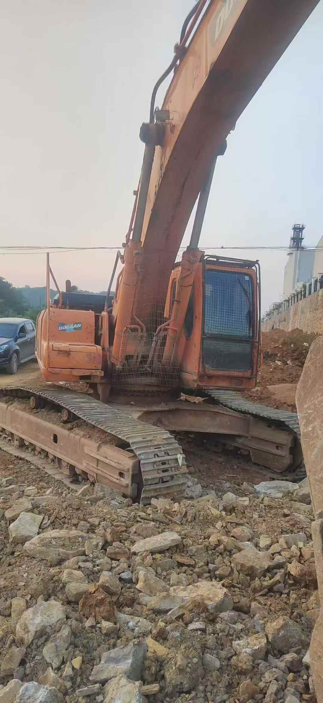 Used Doosan DL420 Excavator 2016 Model / 4