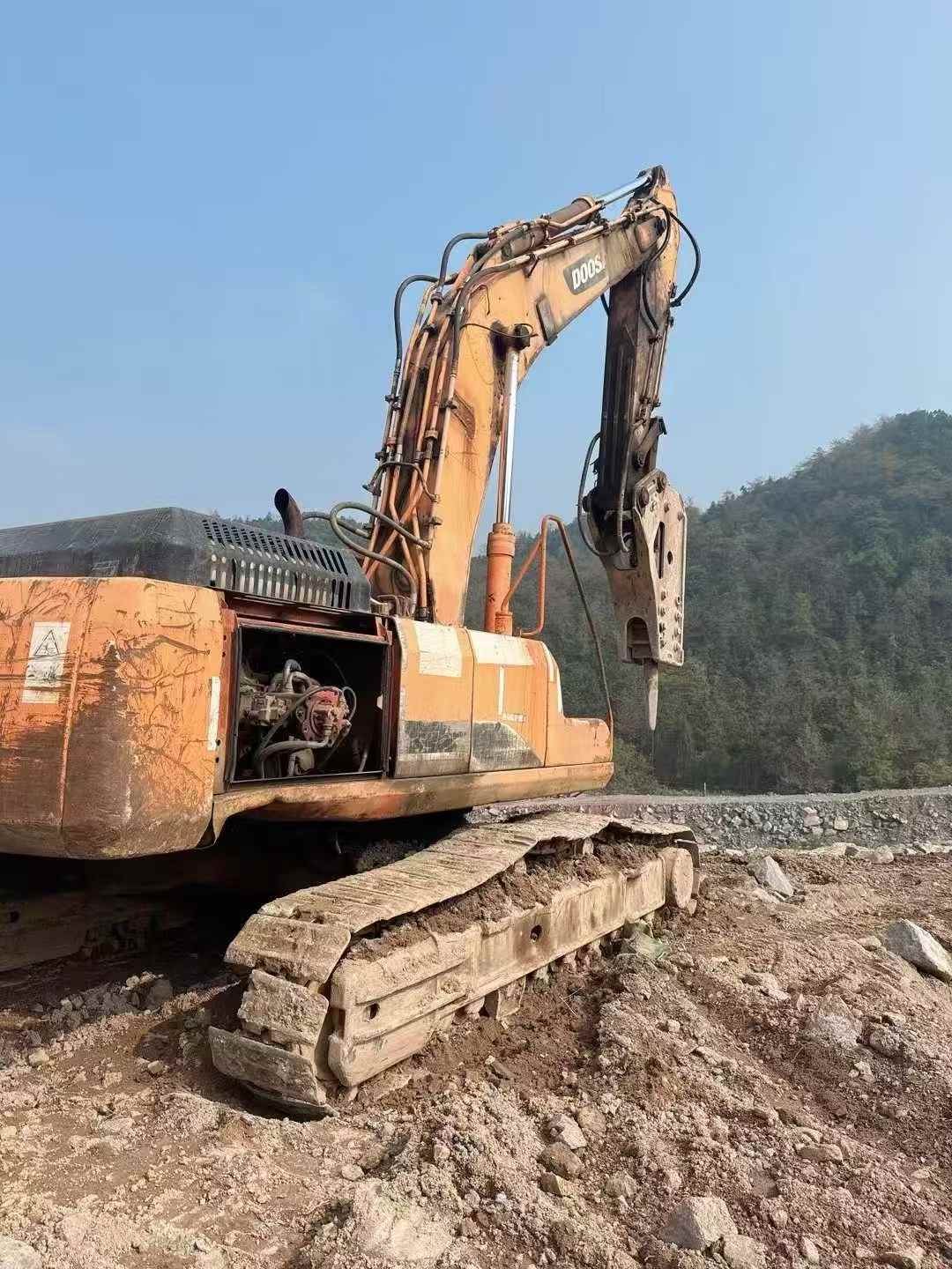 Used Doosan DL420 Excavator 2016 Model / 3
