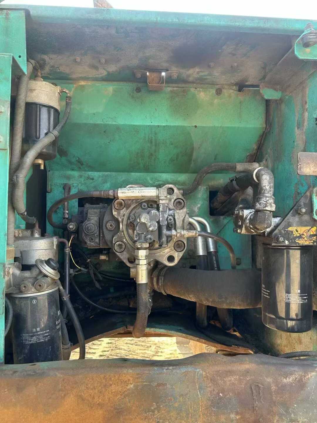 Used Kobelco SK200-8 Excavator 2016 Model / 4