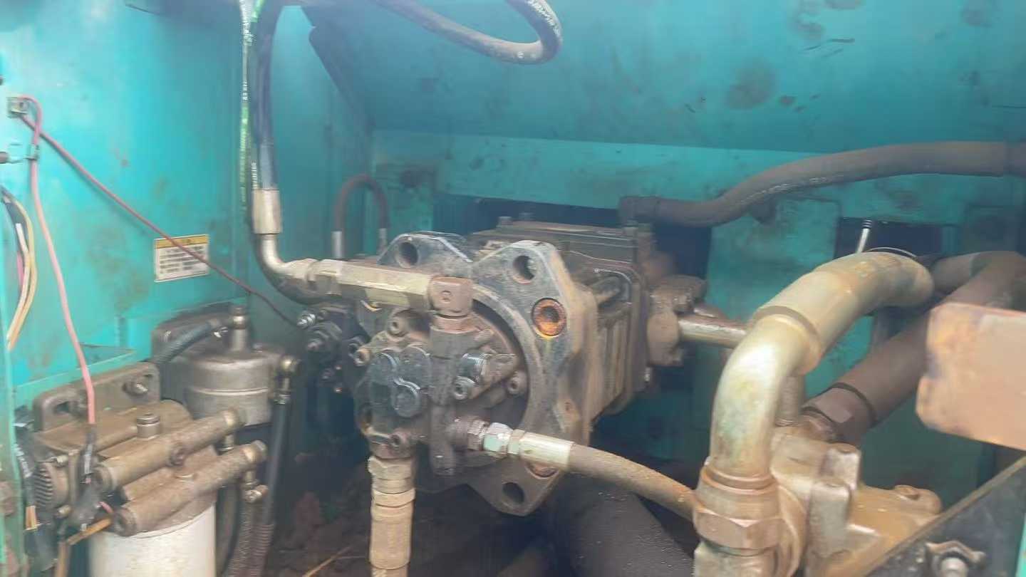 Used Kobelco SK200-8 Excavator 2016 Model / 8