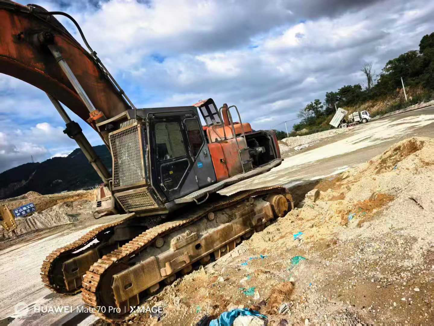 Used Hitachi ZX650 Excavator 2016 Model / 6