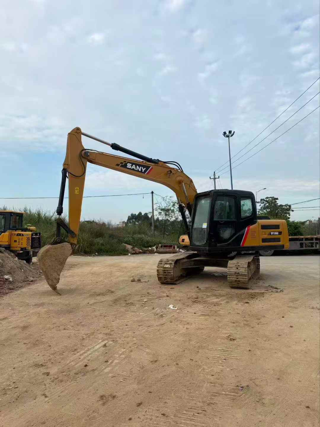 Used Sany SY135 Excavator 2016 Model / 4