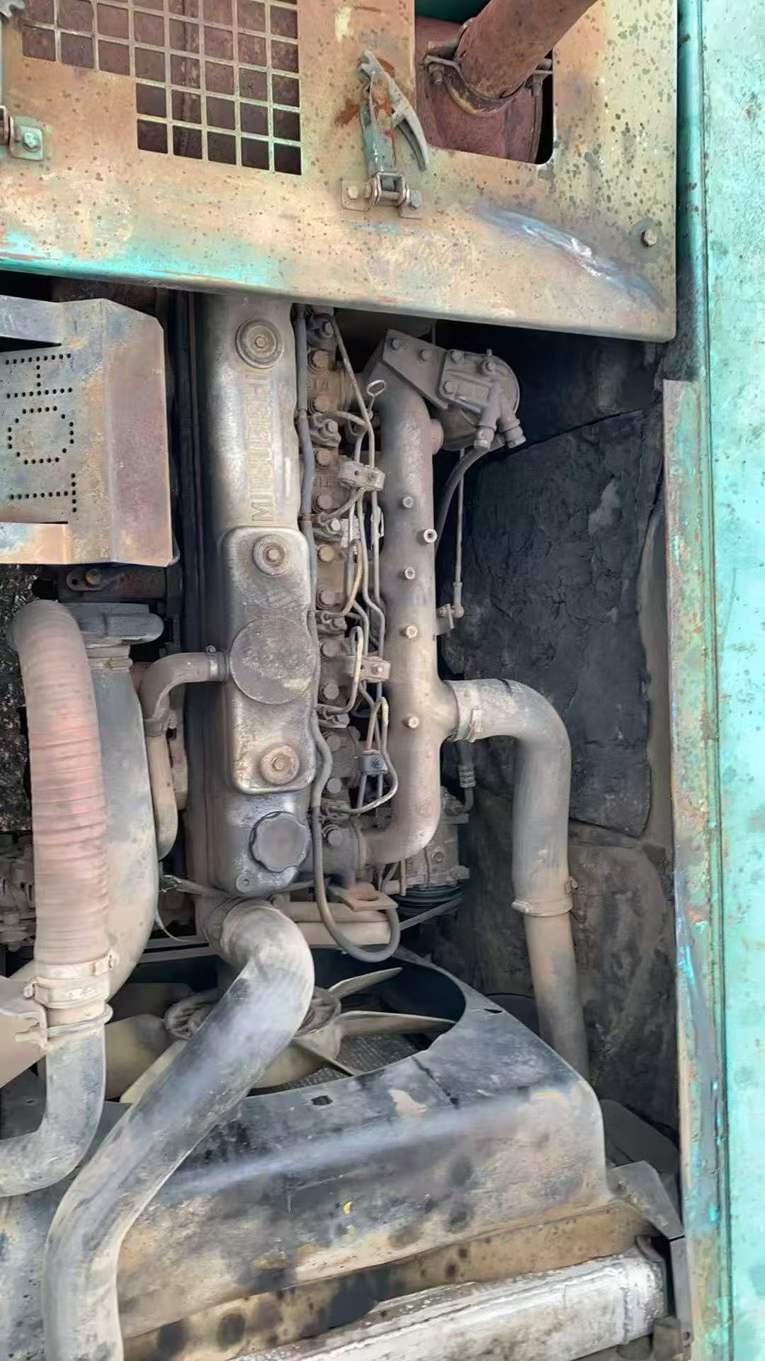 Used Kobelco SK200 Excavator 2016 Model / 3