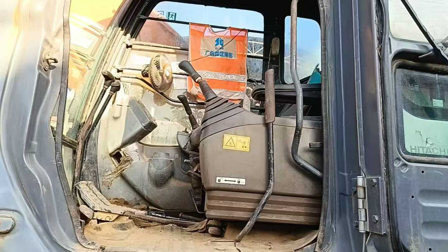 Used Hitachi ZX240-3 Excavator 2012 Model / 6