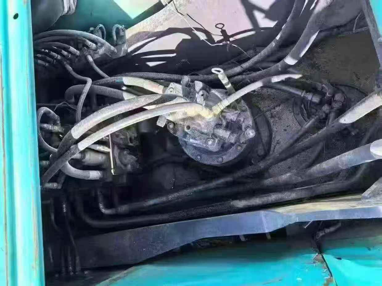 Used Kobelco SK200-8 Excavator 2013 Model / 4